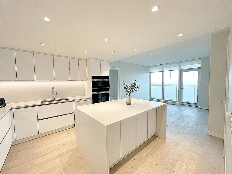 485 W 42nd Ave #14XX — Photo 3