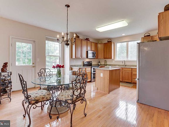5th image of 35790 Chapel Hill Ct