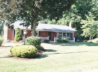 2569 Blossom Ln, New Castle, PA