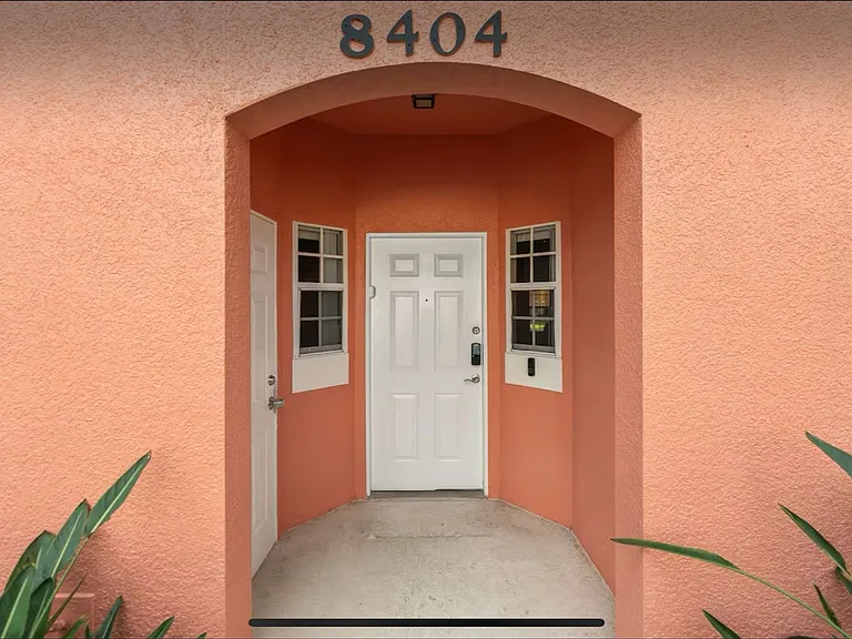 8404 Crystal Cove Loop — Photo 11