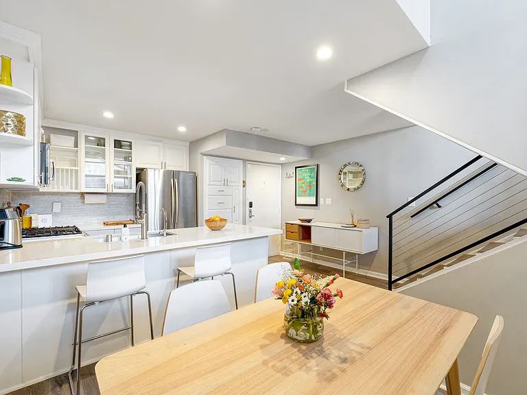 100 Driftwood St #10 — Photo 8