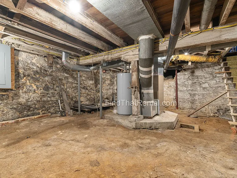 423 N Bedford St — Photo 30