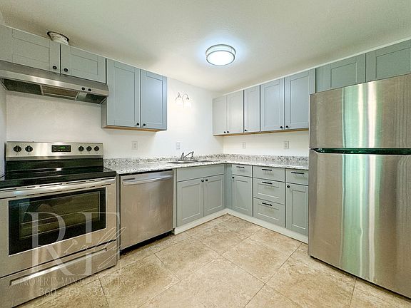 2nd image of 676 NE Old Belfair Hwy APT B