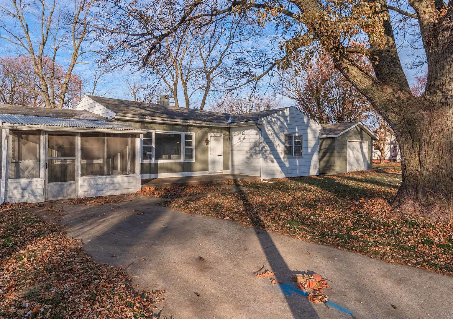 304 N Oak St, Arrowsmith, IL 61722 Zillow