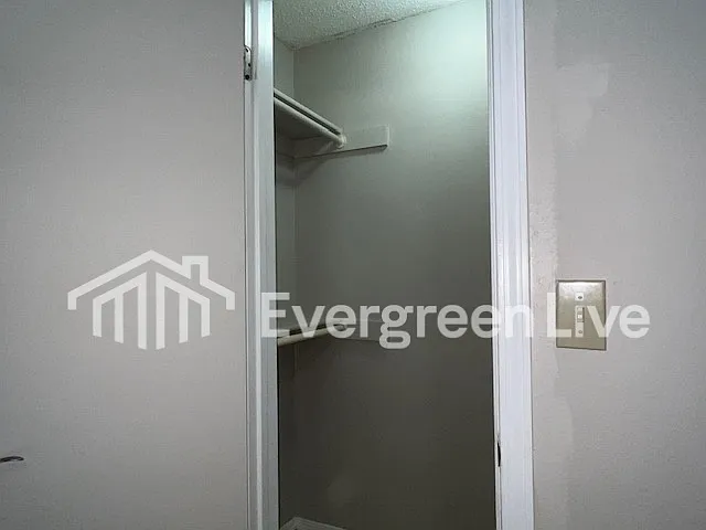 105 Celestin Ct — Photo 14