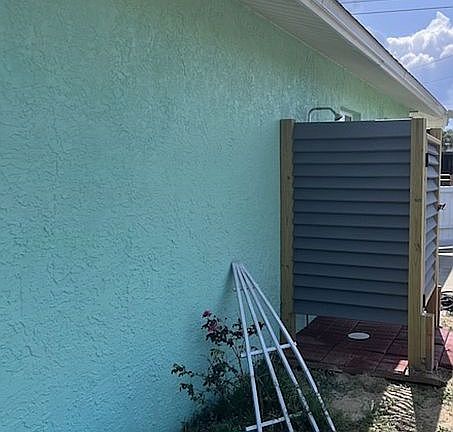 3rd image of 305 Wisteria Ln