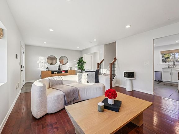 3rd image of 17 Maple Ave