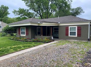 737 Lake St, Lawrence, KS 66044