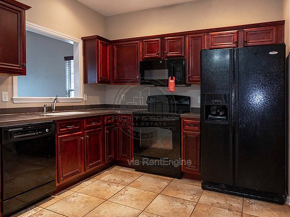 4th image of 2295 Del Carmel Way