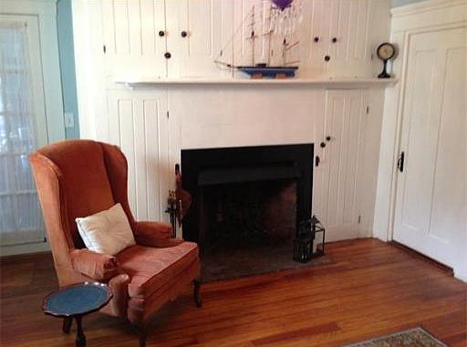 4th image of 1577 Lonsdale Ave