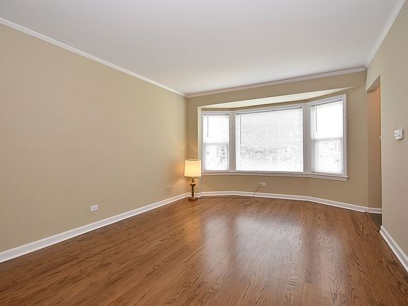 4th image of 3519 N Ozark Ave