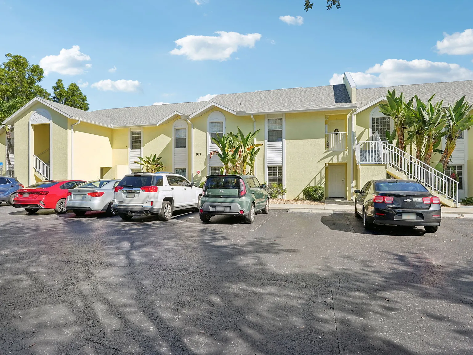 Cabana Club South Apartments — Photo 4
