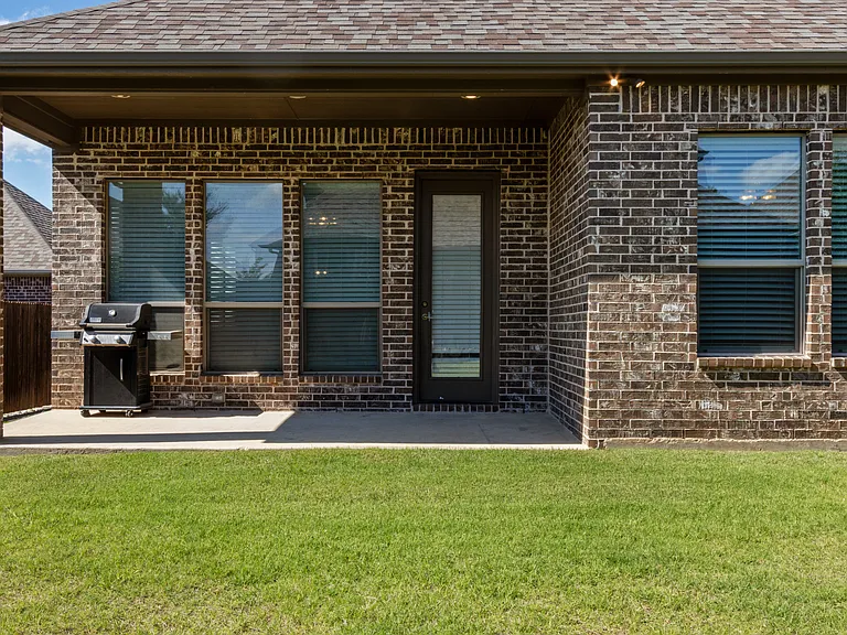 4129 Angelina Dr — Photo 31