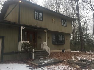 3553 Chestnut Rdg, Tannersville, PA 18372