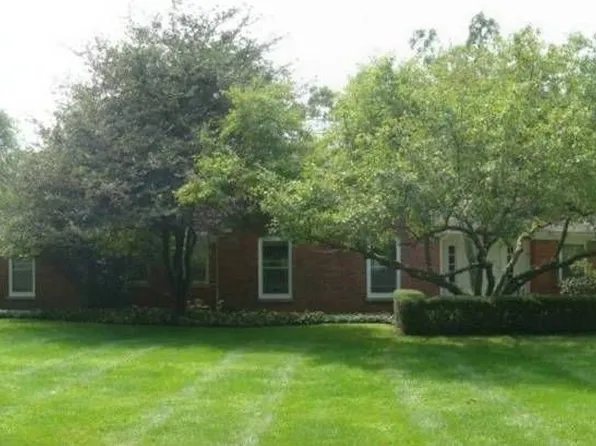 36W231 Crane Rd, St Charles, IL 60175