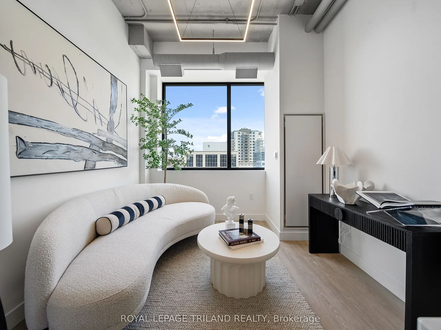 2 bed, $2,099 — Photo 1