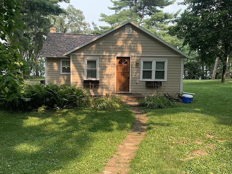 426 N Beach Rd — Photo 1