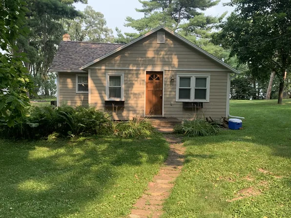 426 N Beach Rd, Altoona, WI 54720