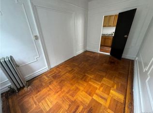 652 E 225th St #2R, Bronx, NY 10466