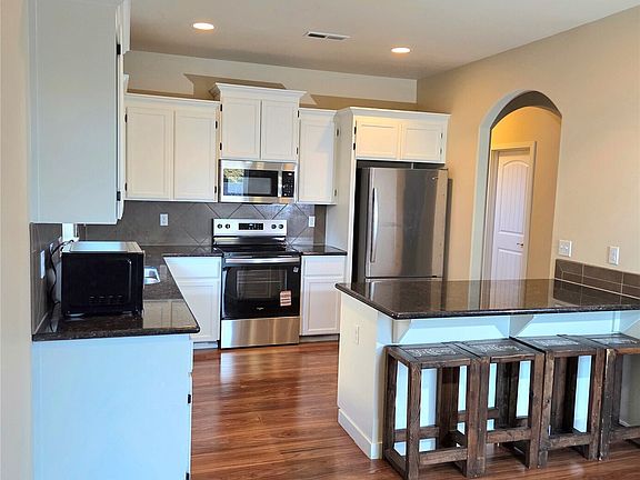 5th image of 1605 Riddell Avenue NE