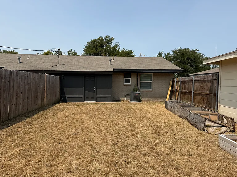 2509 Normont Cir — Photo 12