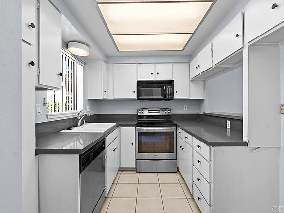 3rd image of 12228 Rancho Bernardo Rd #B