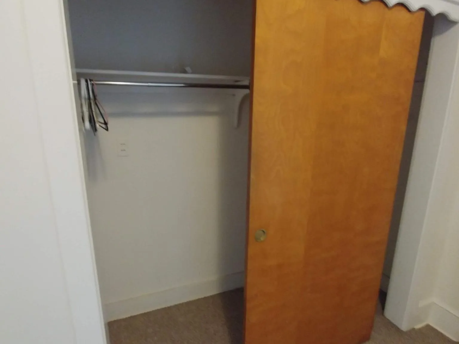 36 E Walnut St — Photo 3