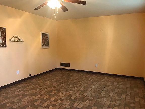 5th image of 2490 Granger Dr