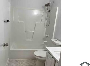 573 Jennings Farm Rd, Fayetteville, NC 28314