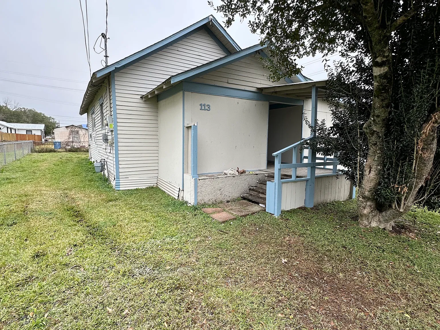 4 bed, 1.5 bath, 1670 sqft, $1,000 — Photo 1
