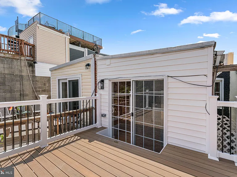 1305 Light St #2 — Photo 33