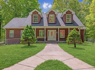 1062 Troutt Rd, Bethpage, TN 37022
