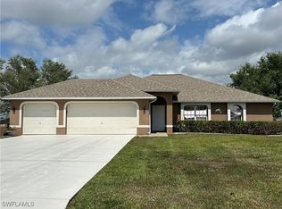 1037 NE 2nd Ter, Cape Coral, FL 33909