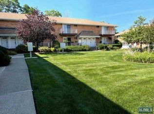 15 Cottage St #199B, Midland Park, NJ 07432