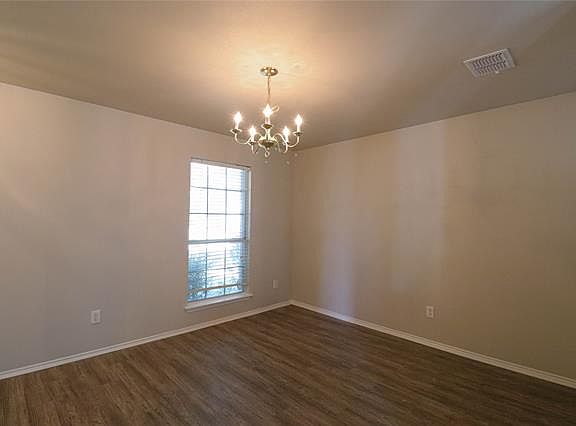 4th image of 2604 Terrace Dr