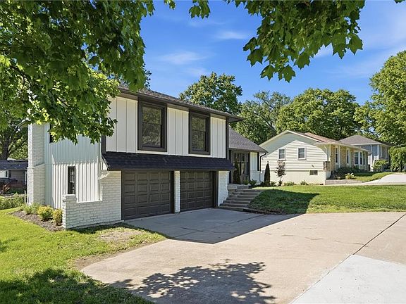 4th image of 10200 Nall Ave