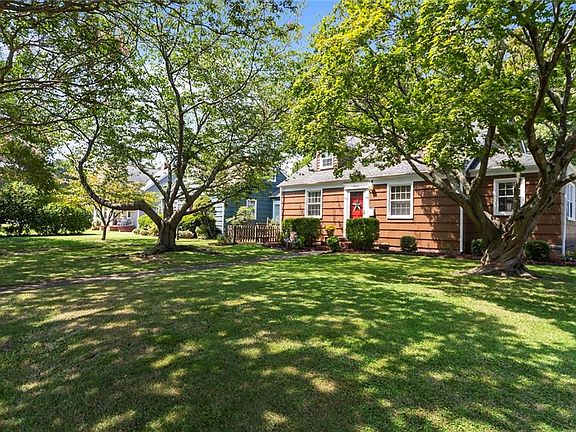 3rd image of 9551 Sherwood Pl