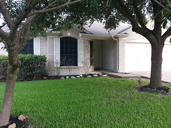 2nd image of 1206 Boerne Dr