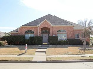 9500 Valley Lake Ln, Irving, TX 75063