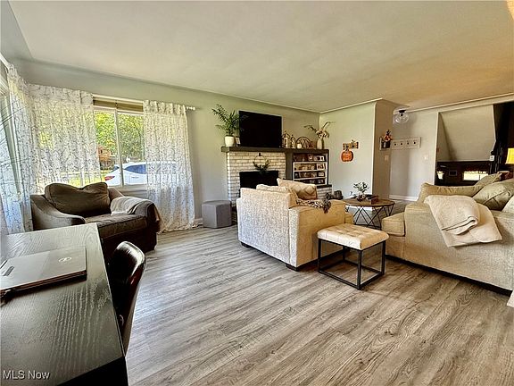5th image of 7520 E Parkside Dr
