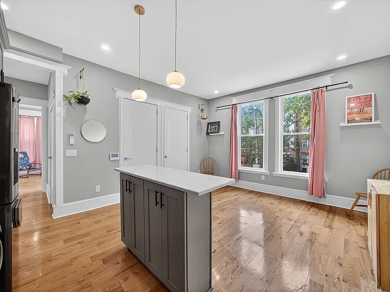 70 Sherman Pl — Photo 7