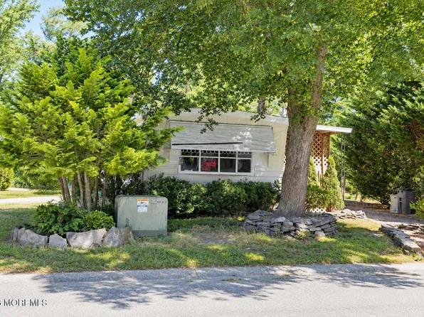 16 Martin Drive, Whiting, NJ 08759