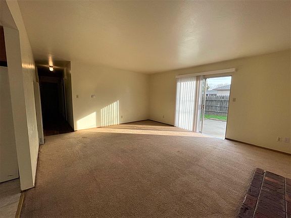 4th image of 2200 Corbin Ln