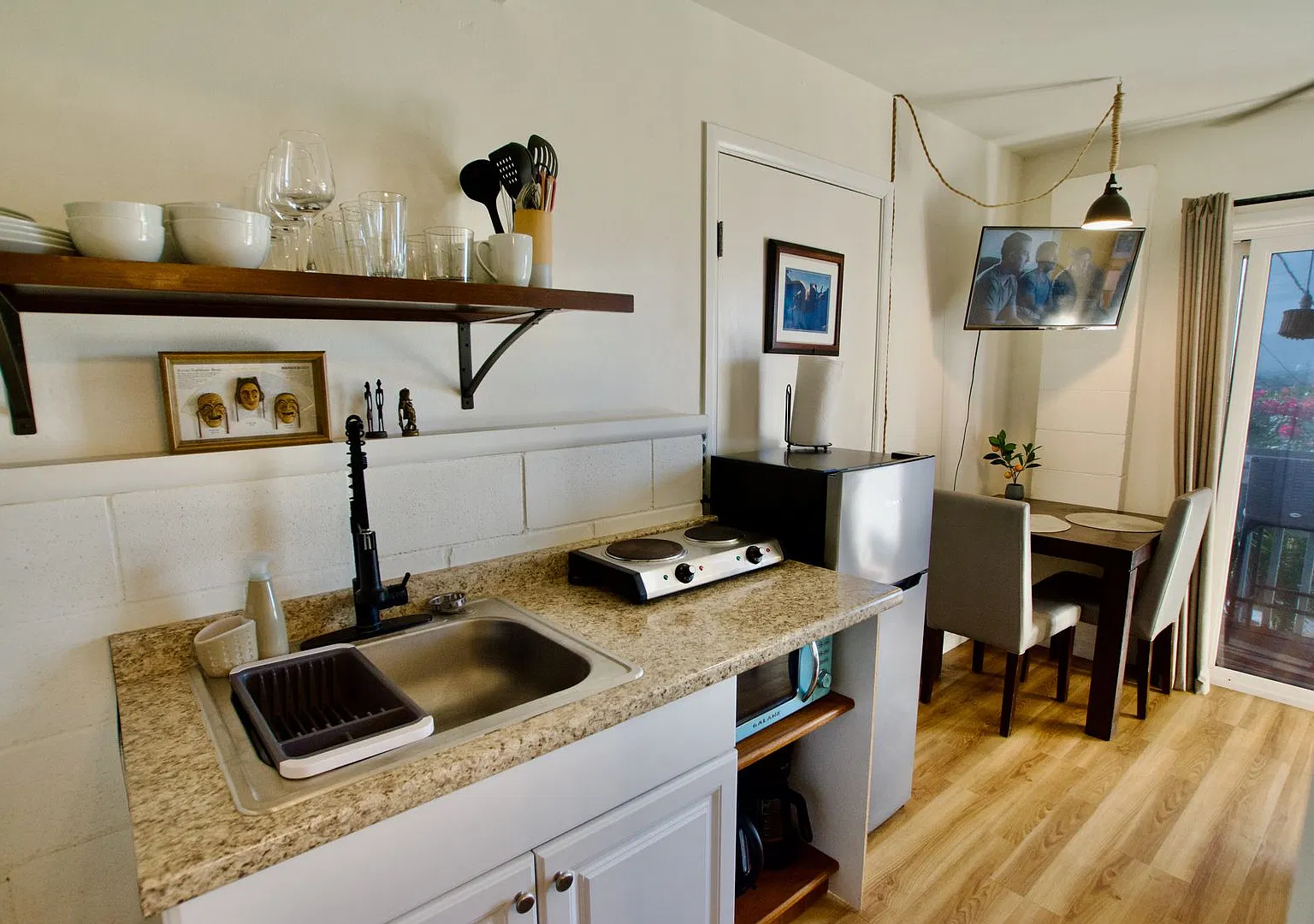 Move-In Ready Furnished Studio with Ocean Views — Photo 4