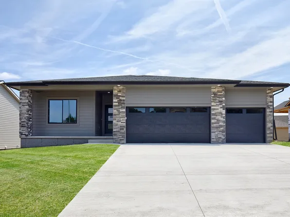 602 Walker St, Polk City, IA 50226