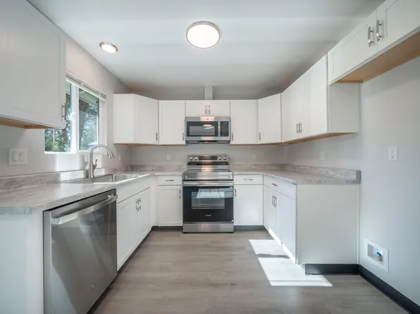 6100 Pinewood Ave, Anderson, CA 96007