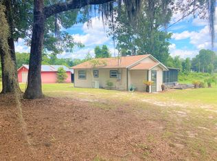 612 Lake Shore Ter, Interlachen, FL 32148