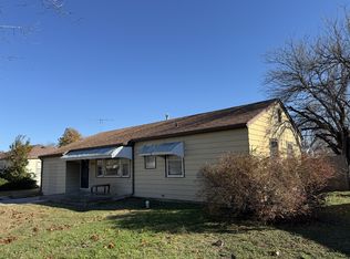 1036 College Ln, Hutchinson, KS 67501