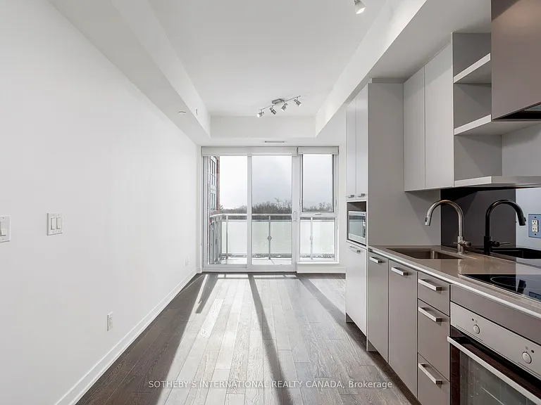 1830 Bloor St W #716 — Photo 11