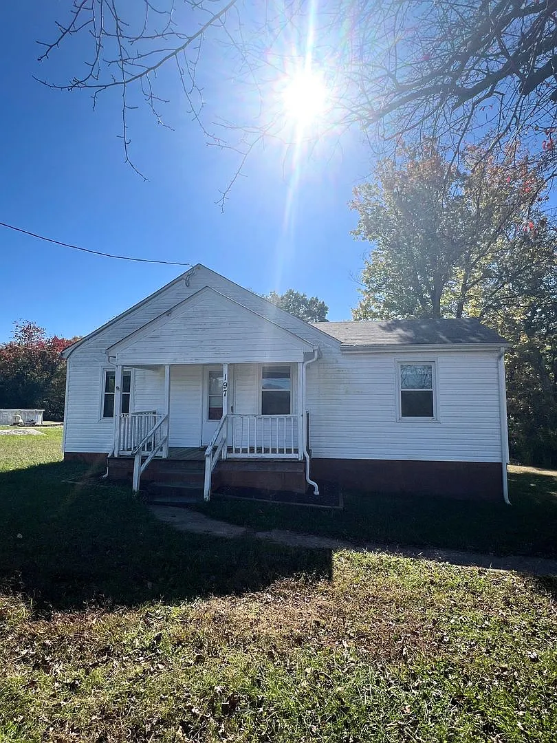 2 Bedroom Home in Amherst County — Photo 1
